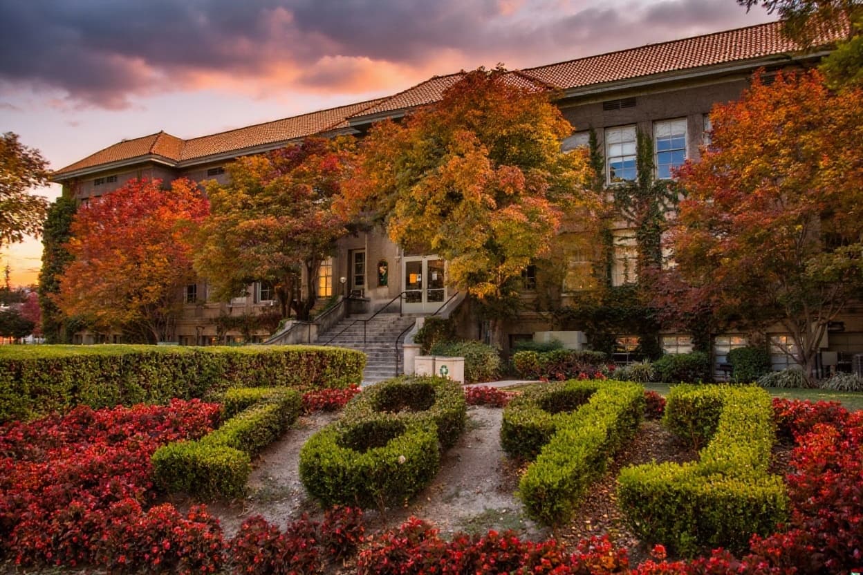 University of La Verne campus banner